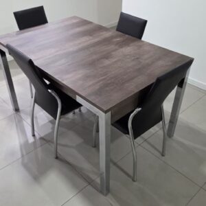 MESA CAPRI TAPA MELAMINA CON PATAS CROMADAS