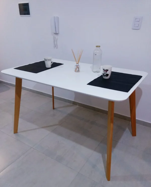 MESA ESCANDINAVA TAPA BLANCA O NEGRA
